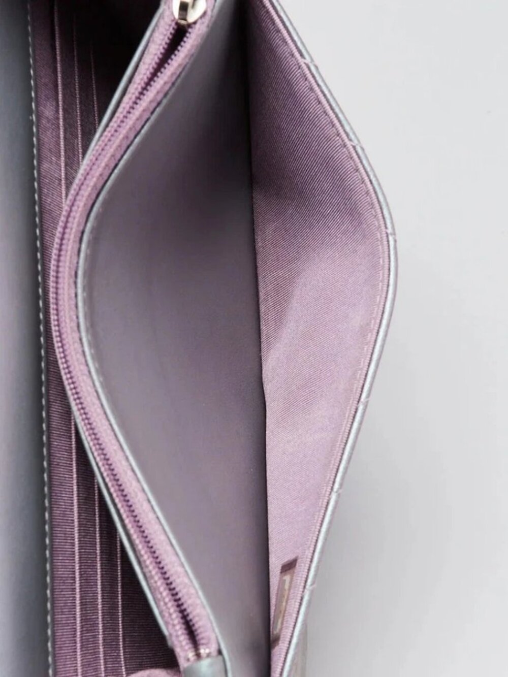 Chanel Purple Iridescent Quilted Lambskin Leather Reissue WOC Clutch Bag - Picture 9 of 10
